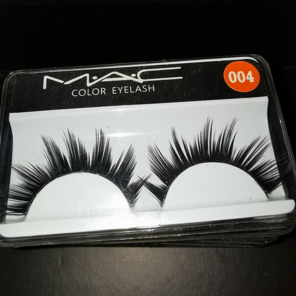 MAC lashes - Picture 2 of 2